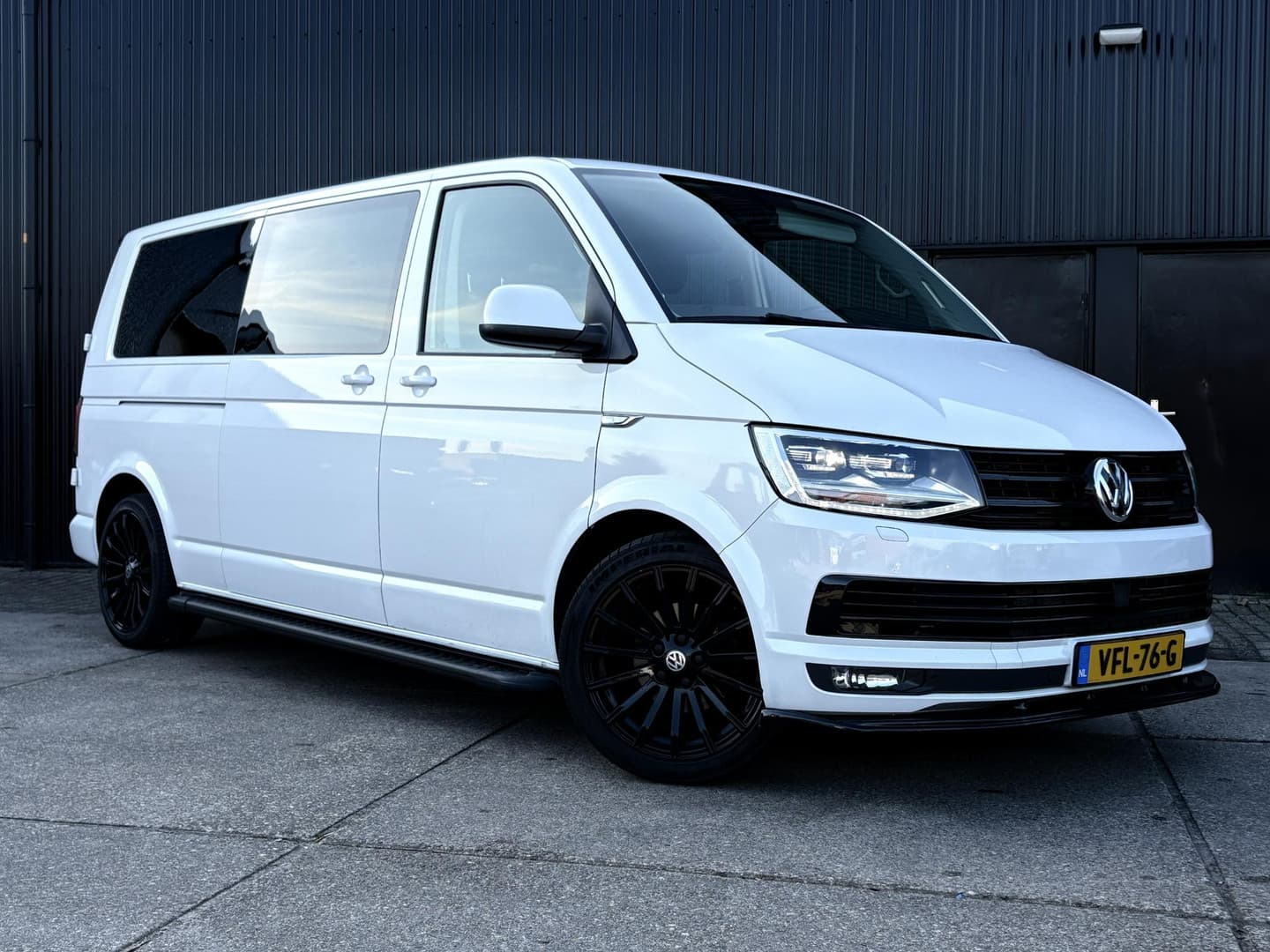 Volkswagen Transporter 2.0 TDI L2H1 DC Highline thumbnail 16