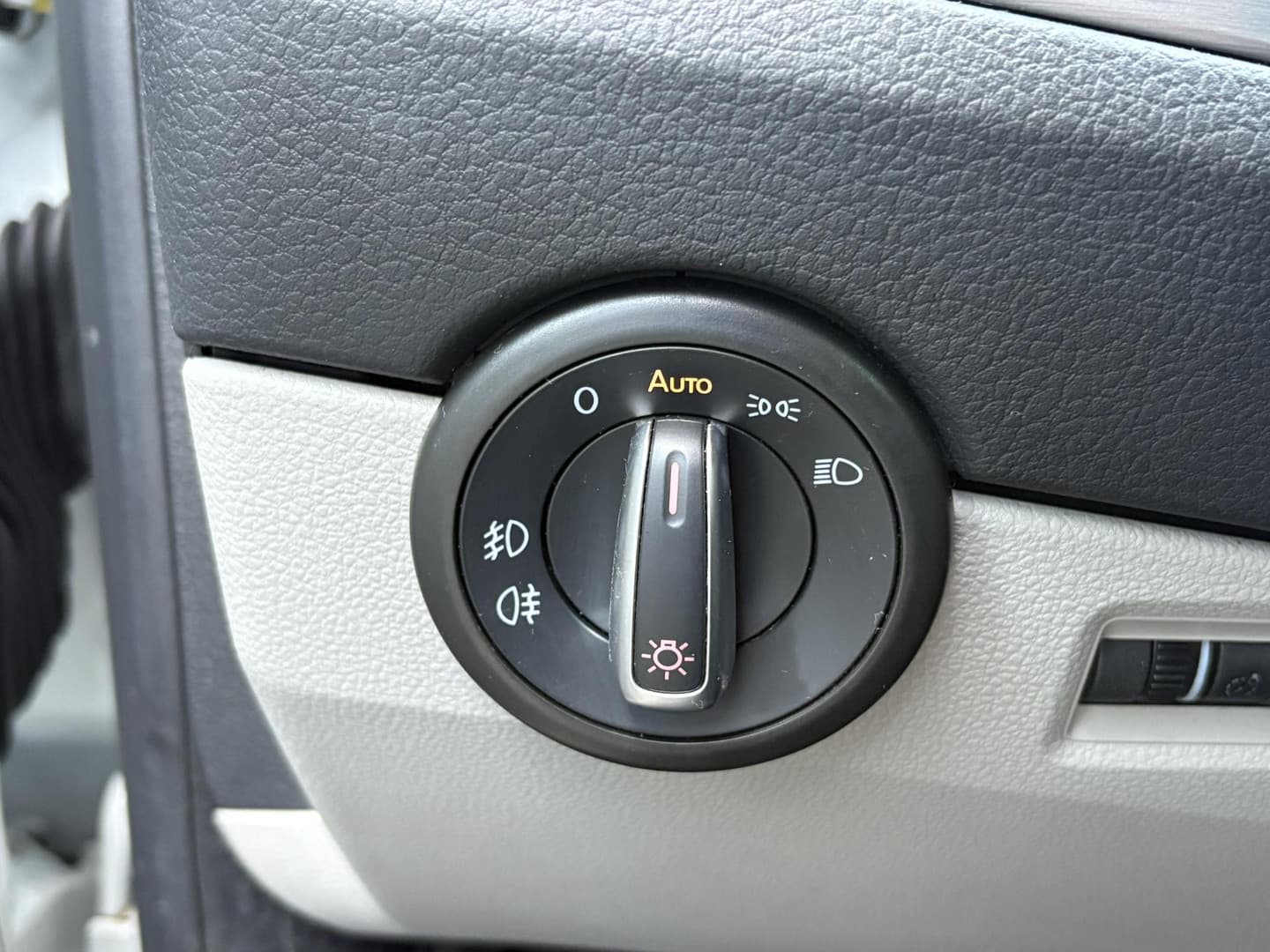 Volkswagen Transporter 2.0 TDI L2H1 DC Highline thumbnail 28