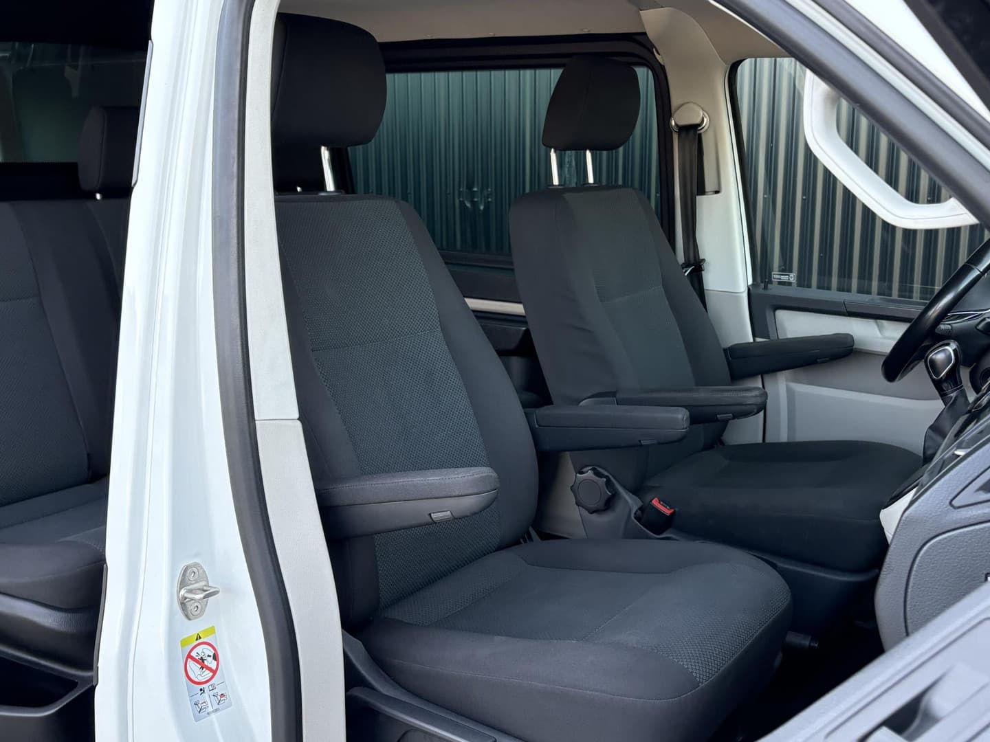 Volkswagen Transporter 2.0 TDI L2H1 DC Highline thumbnail 7