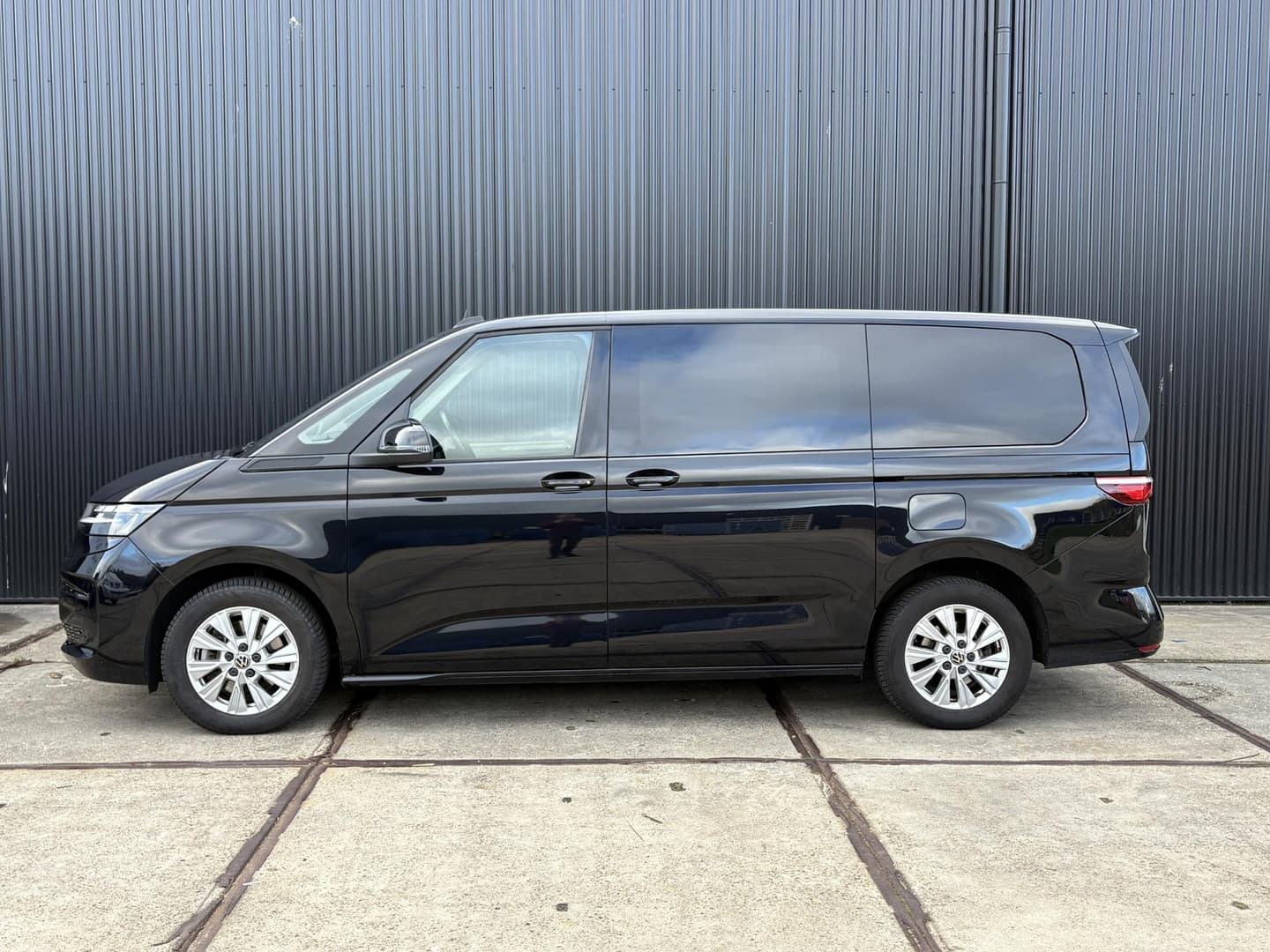 Volkswagen Multivan T7 1.4 eHybrid 218PK thumbnail 37