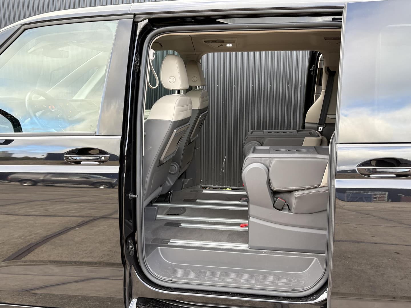 Volkswagen Multivan T7 1.4 eHybrid 218PK thumbnail 38