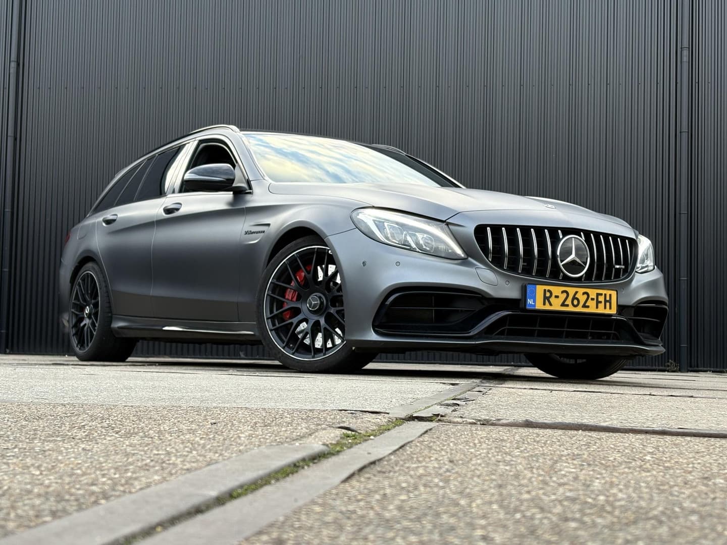 Mercedes-Benz C-Klasse Estate AMG 63 S PANO thumbnail 31