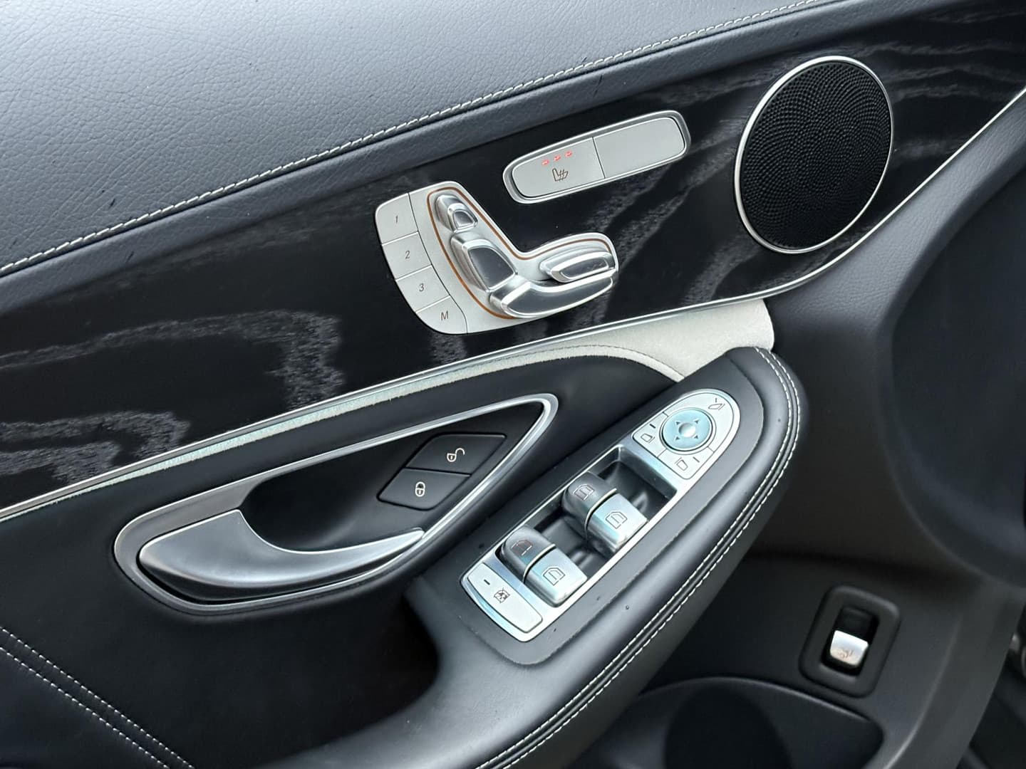 Mercedes-Benz C-Klasse Estate AMG 63 S PANO thumbnail 54