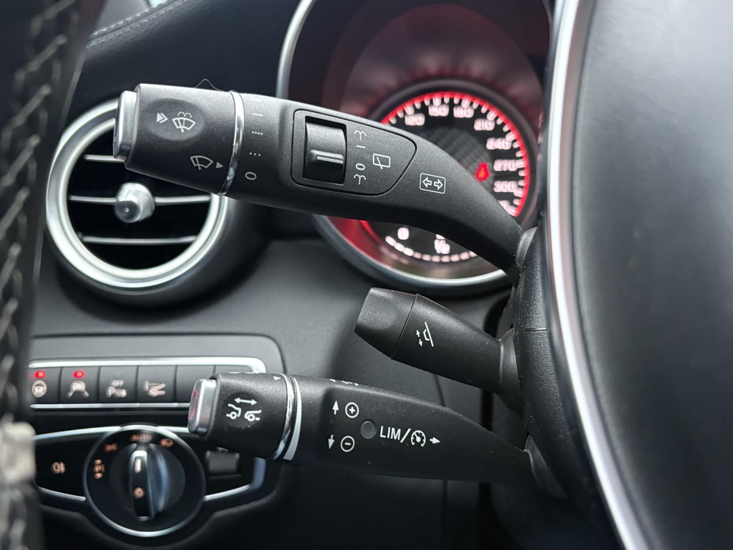 Mercedes-Benz C-Klasse Estate AMG 63 S PANO thumbnail 66