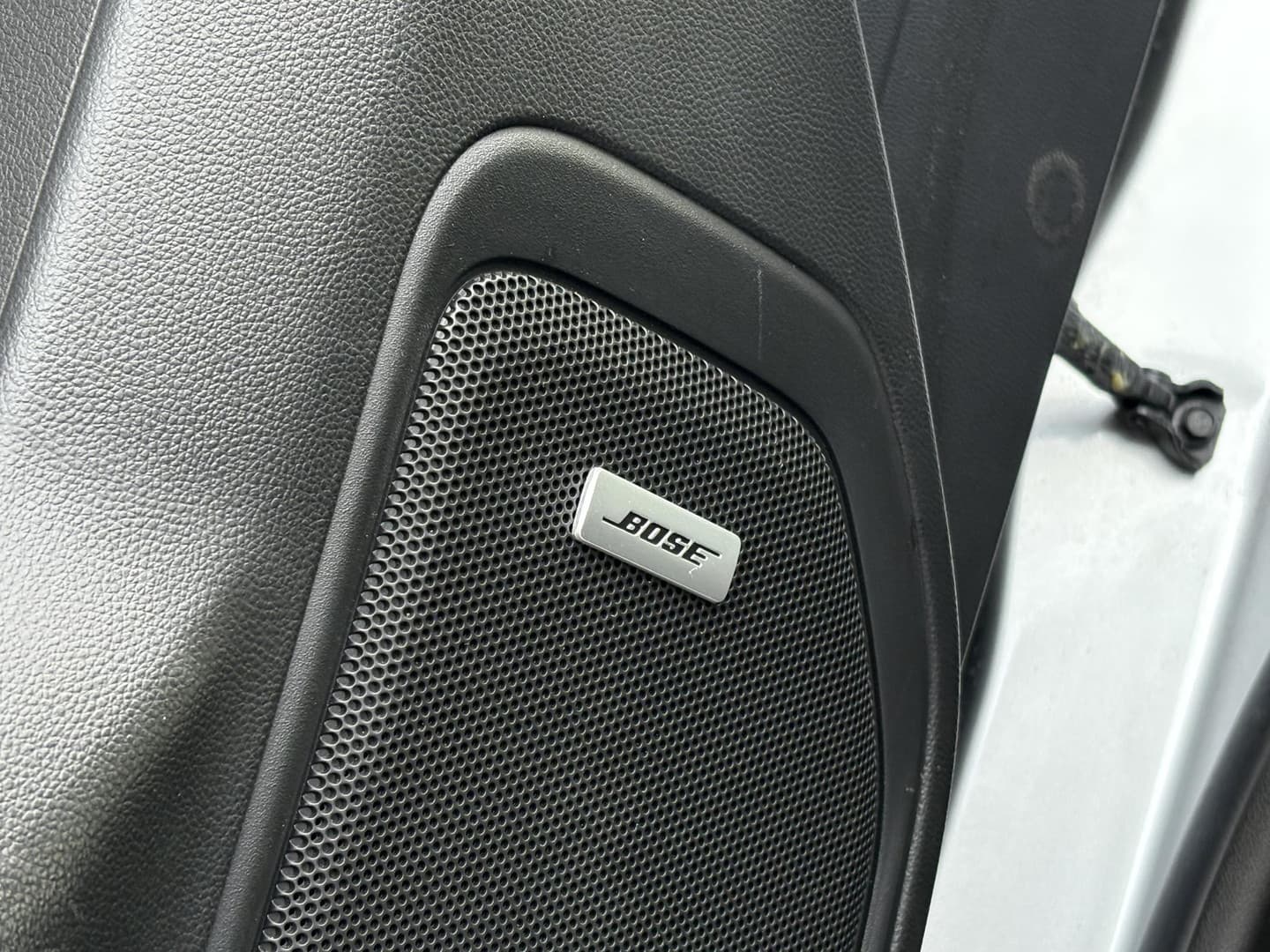 Chevrolet Silverado Z71 1500 RST V8 thumbnail 10