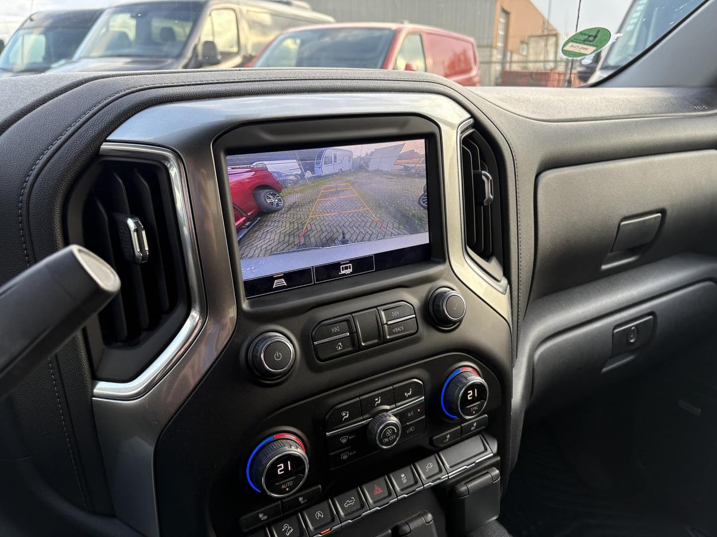 Chevrolet Silverado Z71 1500 RST V8 thumbnail 18