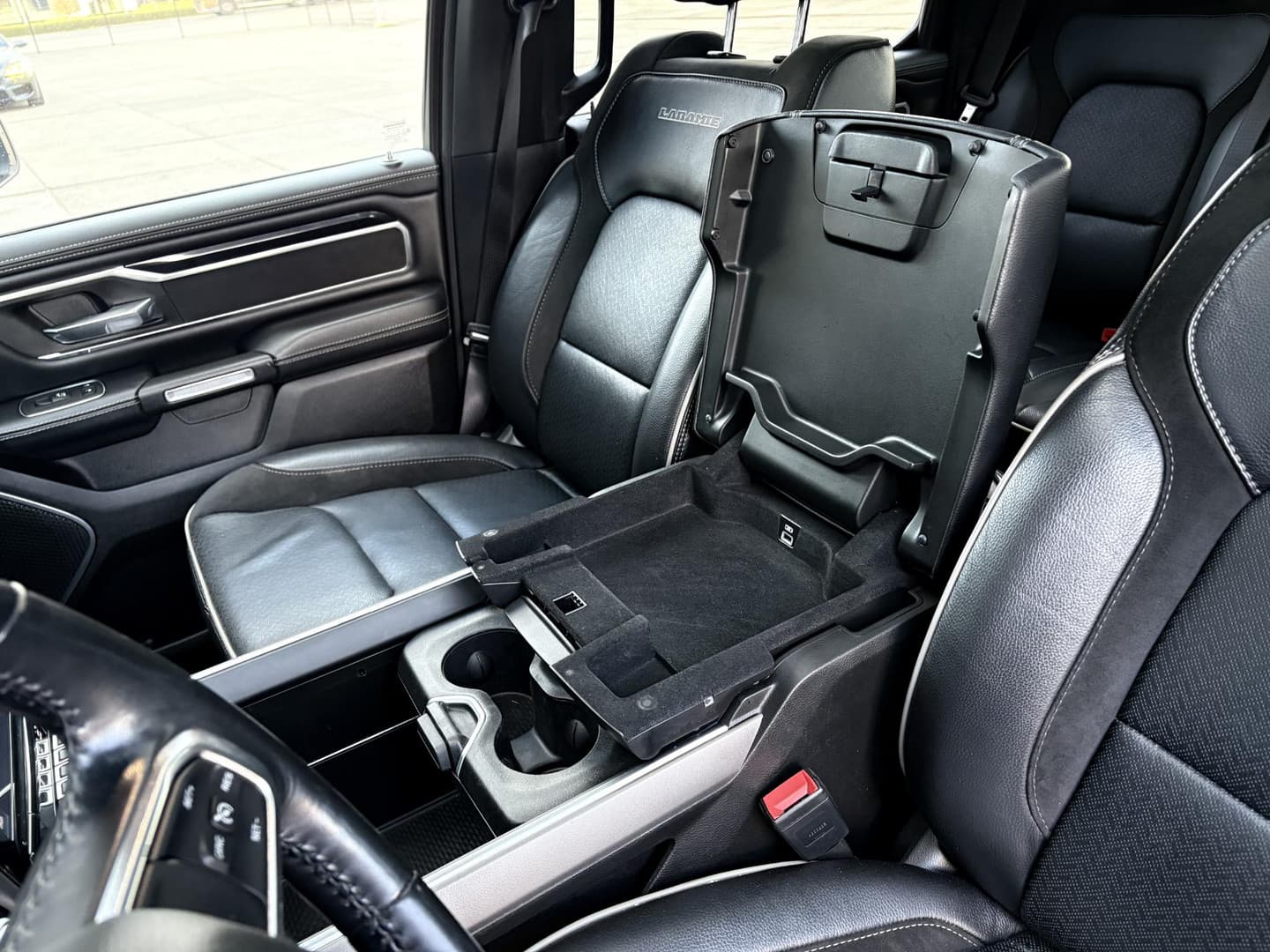 Dodge Ram 1500 5.7 V8 4x4 Crew Cab Laramie thumbnail 10