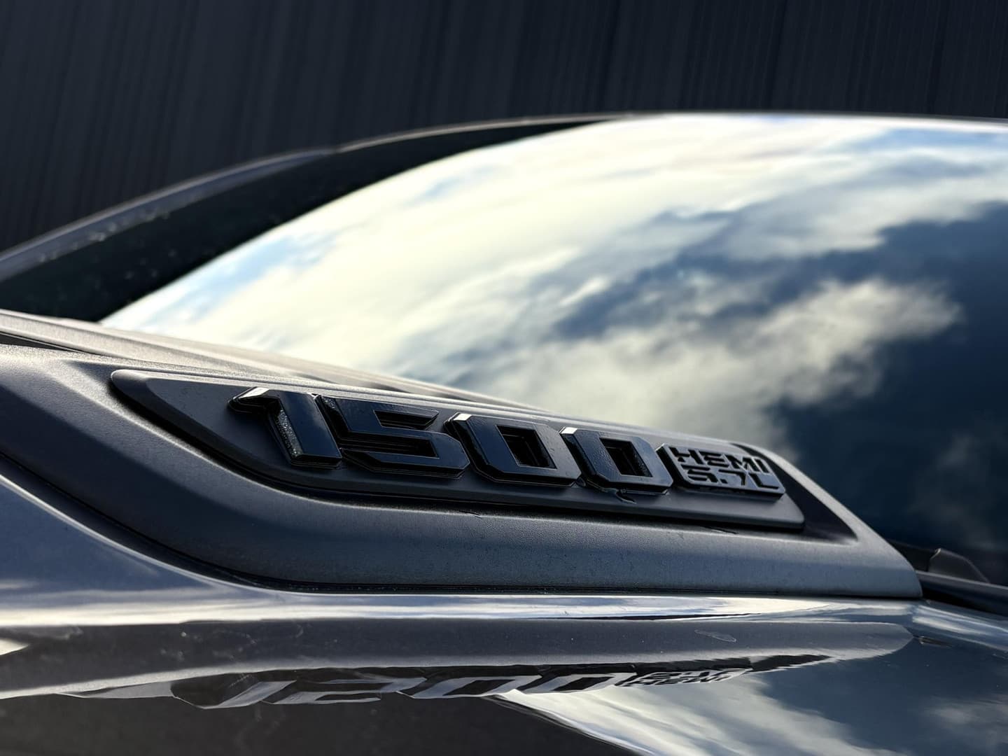 Dodge Ram 1500 5.7 V8 4x4 Crew Cab Laramie thumbnail 2