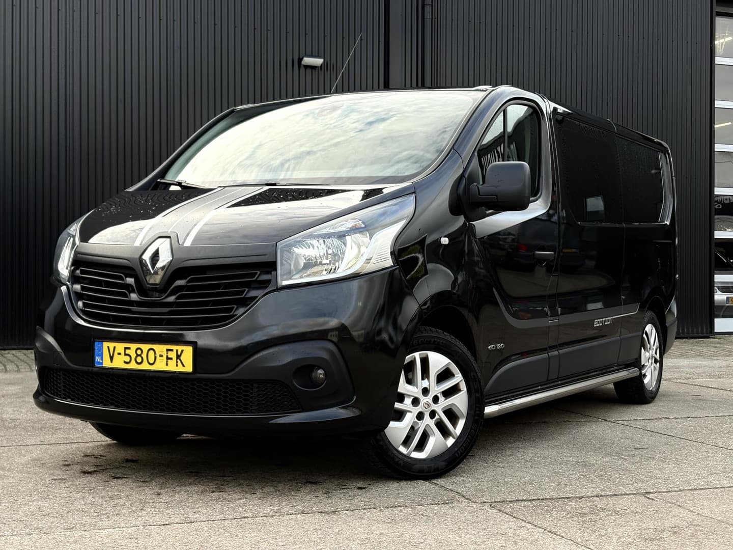 Renault Trafic 1.6 dCi 120pk Edition T29 L2H1 DC thumbnail 3