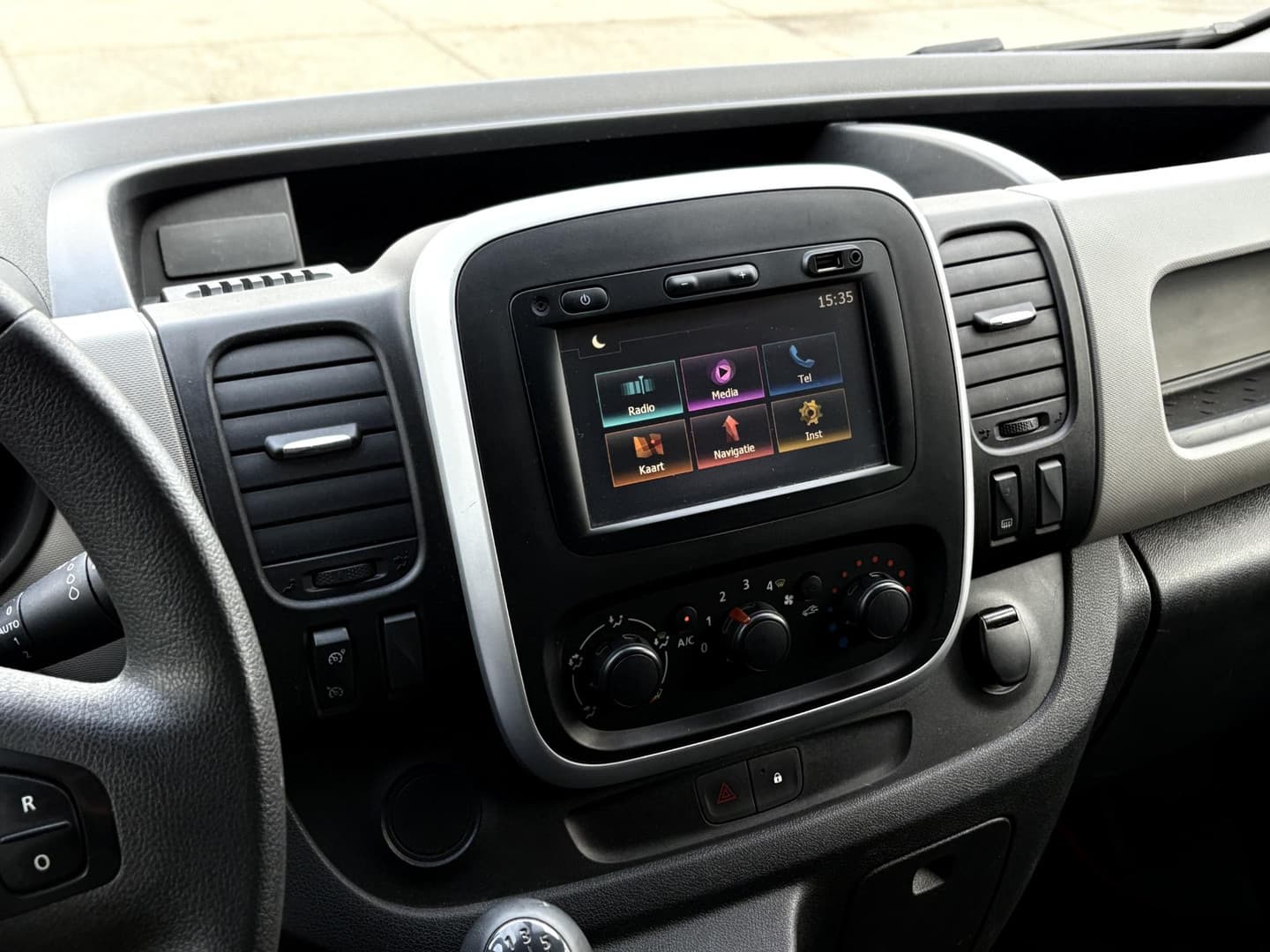 Renault Trafic 1.6 dCi 120pk Edition T29 L2H1 DC thumbnail 8