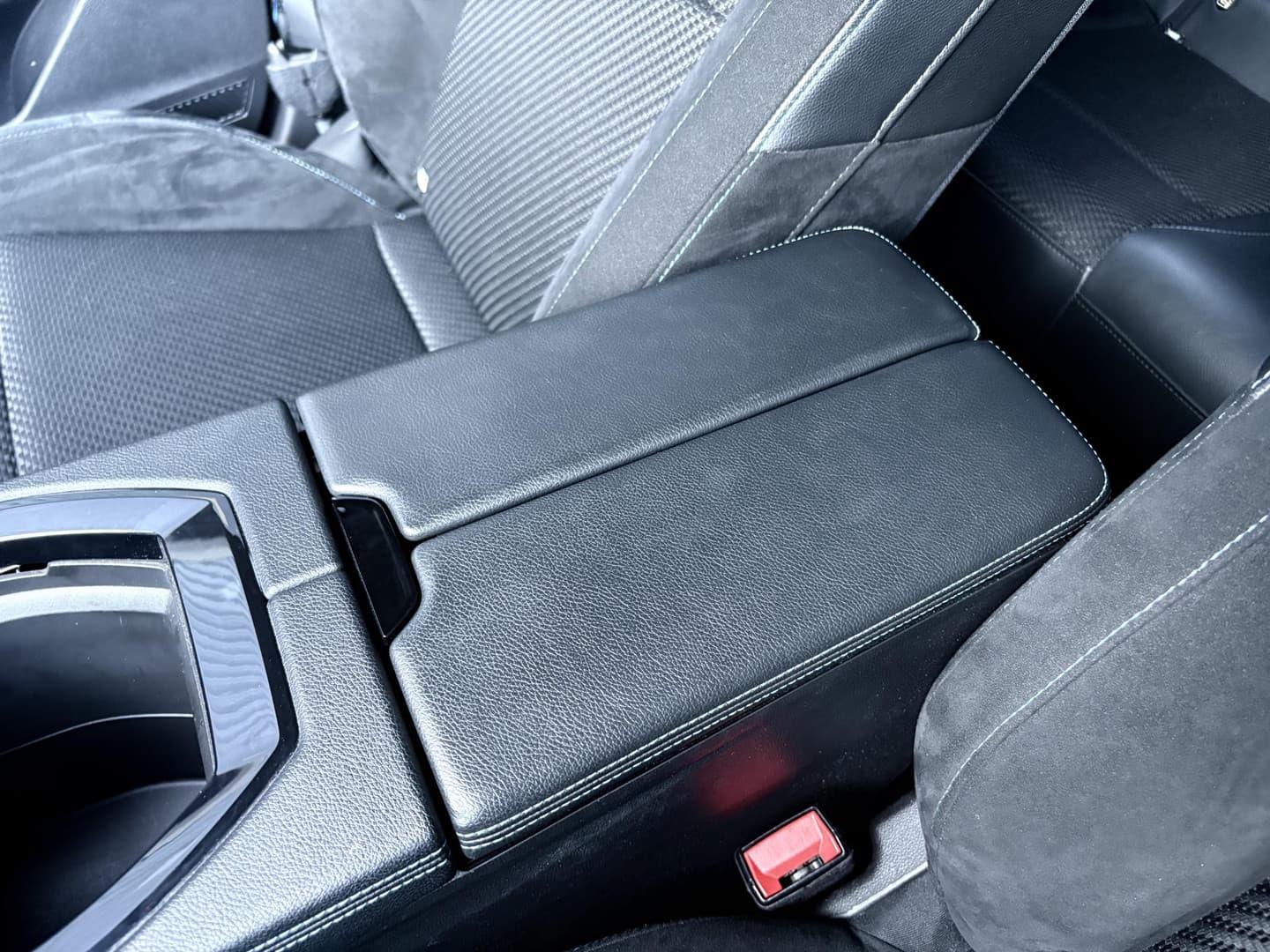 Renault Austral 1.2 E-Tech full hybrid 200 techno esprit Alpine Keyless thumbnail 12