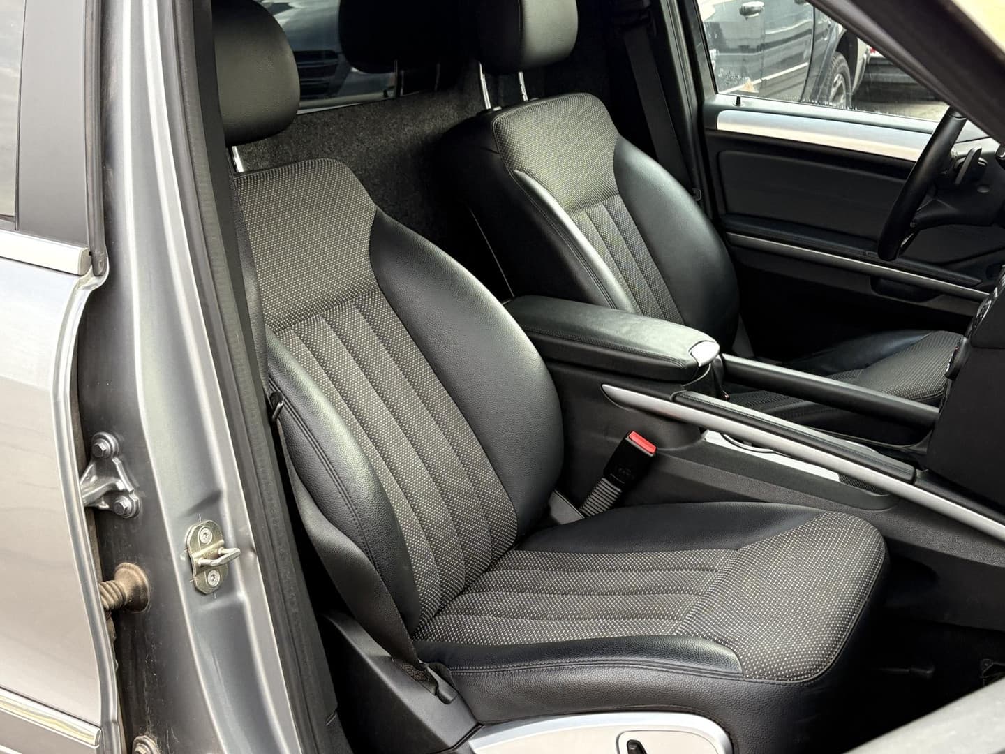 Mercedes-Benz M-Klasse ML 300 V6 205 PK AUT thumbnail 24