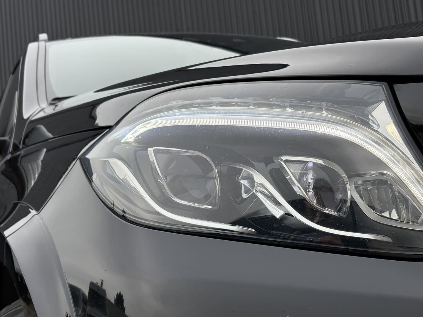 Mercedes-Benz GLS 350 d 4MATIC thumbnail 2