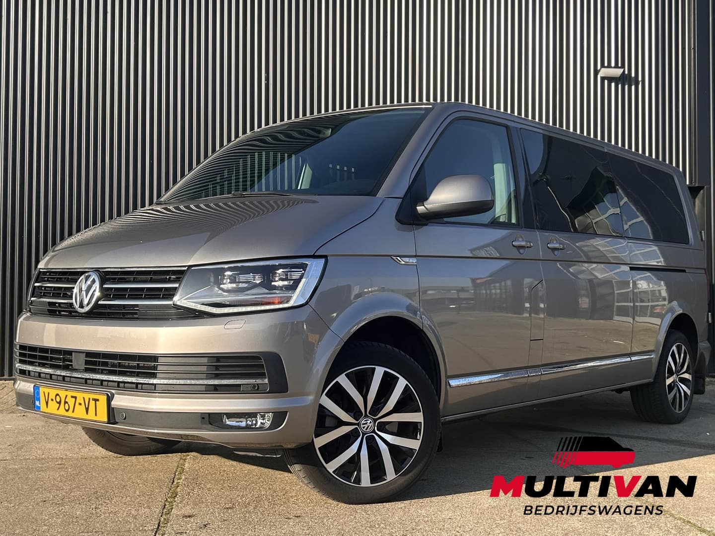 Volkswagen Caravelle 2.0 TDI 199PK L2H1 DC Highline Transporter BOM VOL