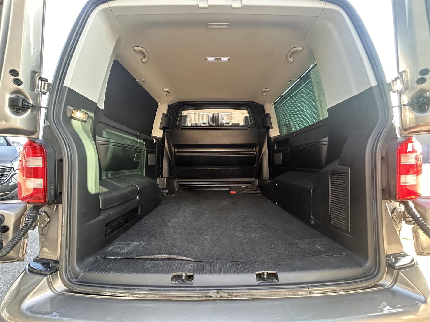 Volkswagen Caravelle 2.0 TDI 199PK L2H1 DC Highline Transporter BOM VOL thumbnail 24