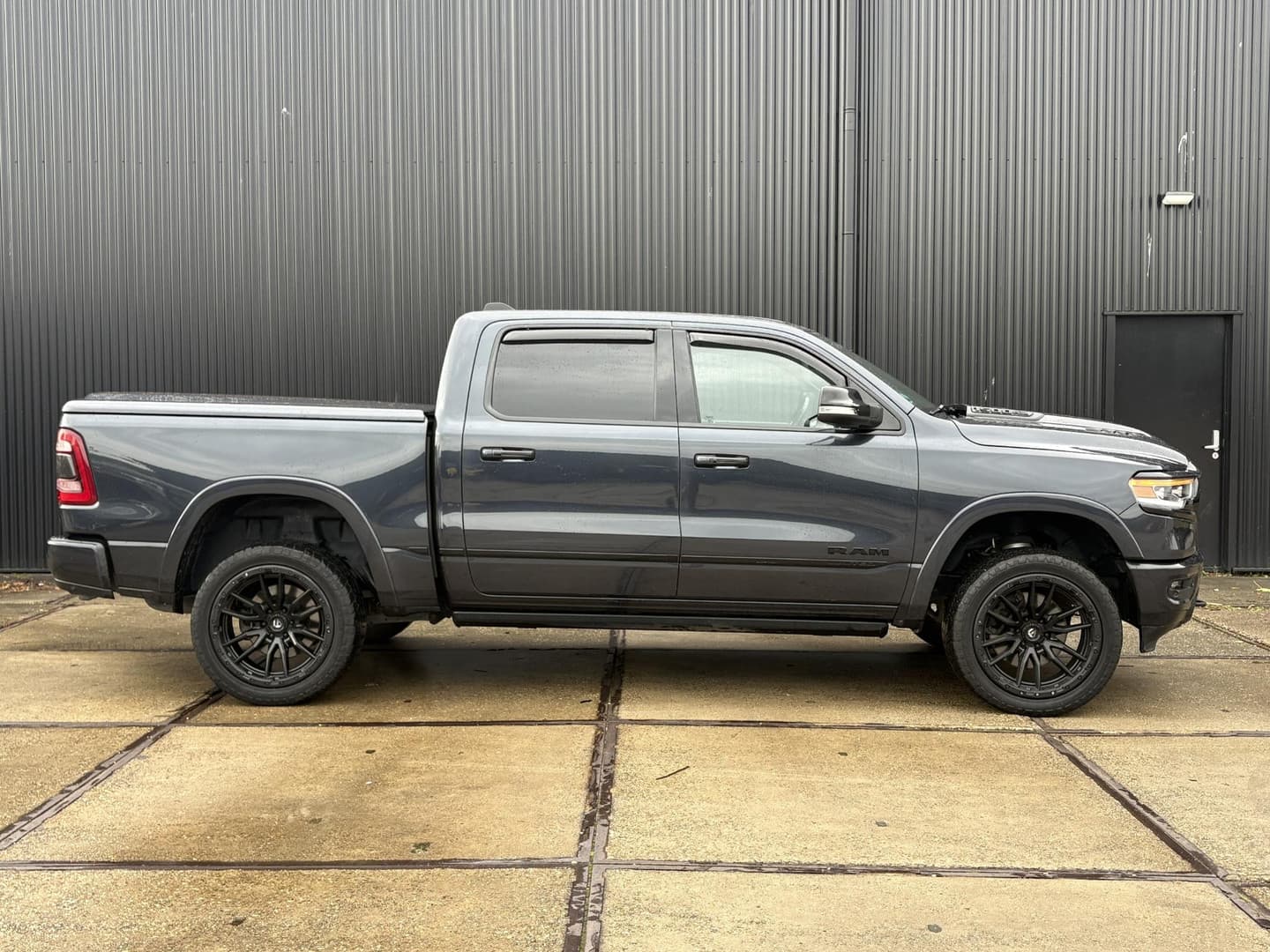 Dodge Ram 1500 5.7 V8 4x4 Crew Cab 5'7 Limited thumbnail 10