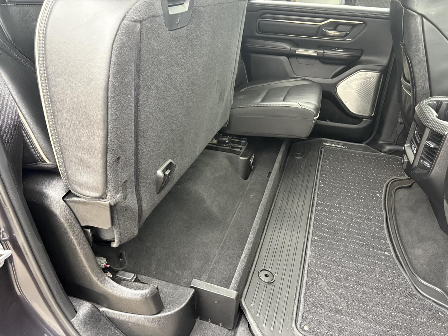 Dodge Ram 1500 5.7 V8 4x4 Crew Cab 5'7 Limited thumbnail 20