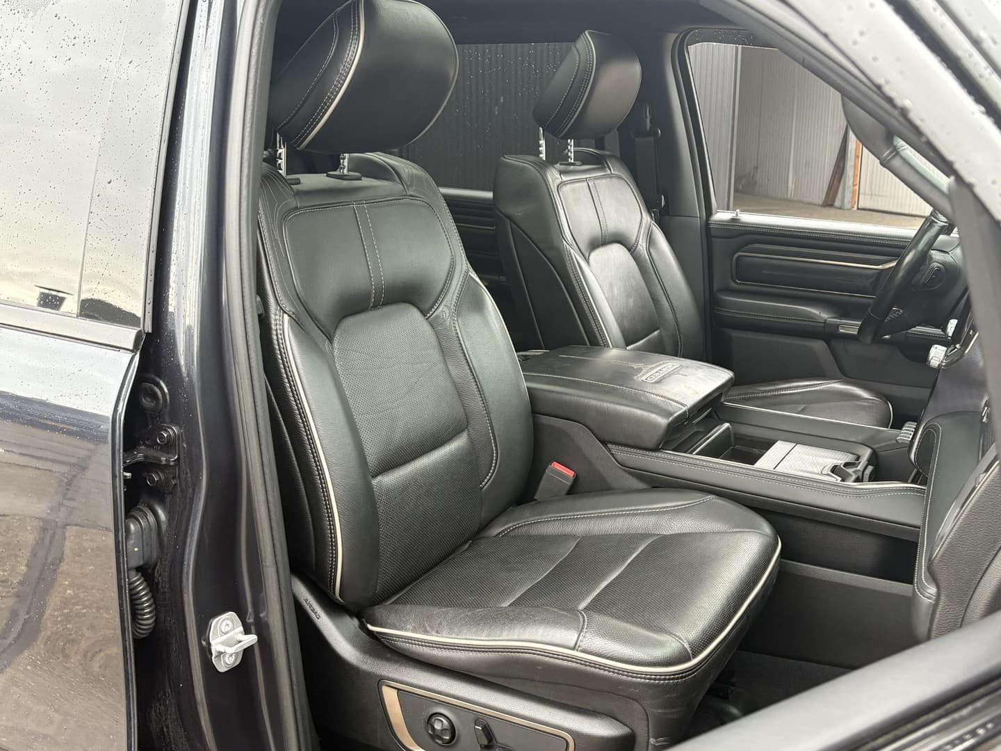 Dodge Ram 1500 5.7 V8 4x4 Crew Cab 5'7 Limited thumbnail 22