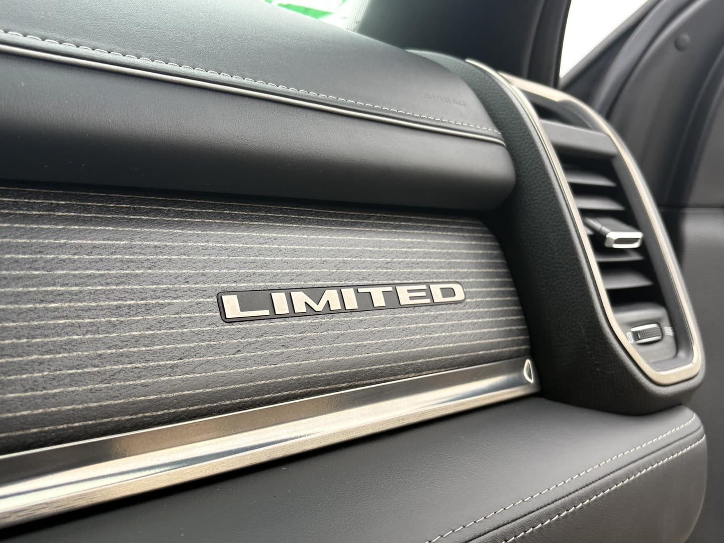 Dodge Ram 1500 5.7 V8 4x4 Crew Cab 5'7 Limited thumbnail 25