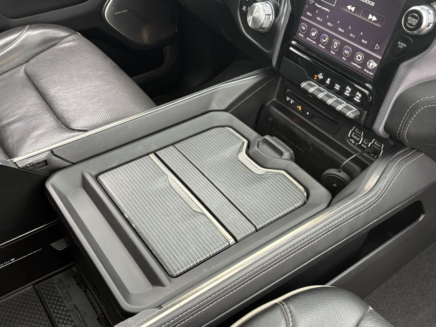 Dodge Ram 1500 5.7 V8 4x4 Crew Cab 5'7 Limited thumbnail 26