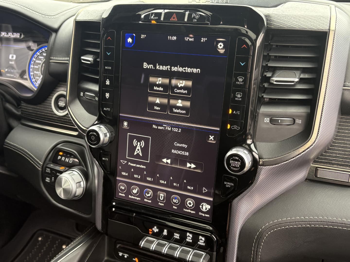 Dodge Ram 1500 5.7 V8 4x4 Crew Cab 5'7 Limited thumbnail 33