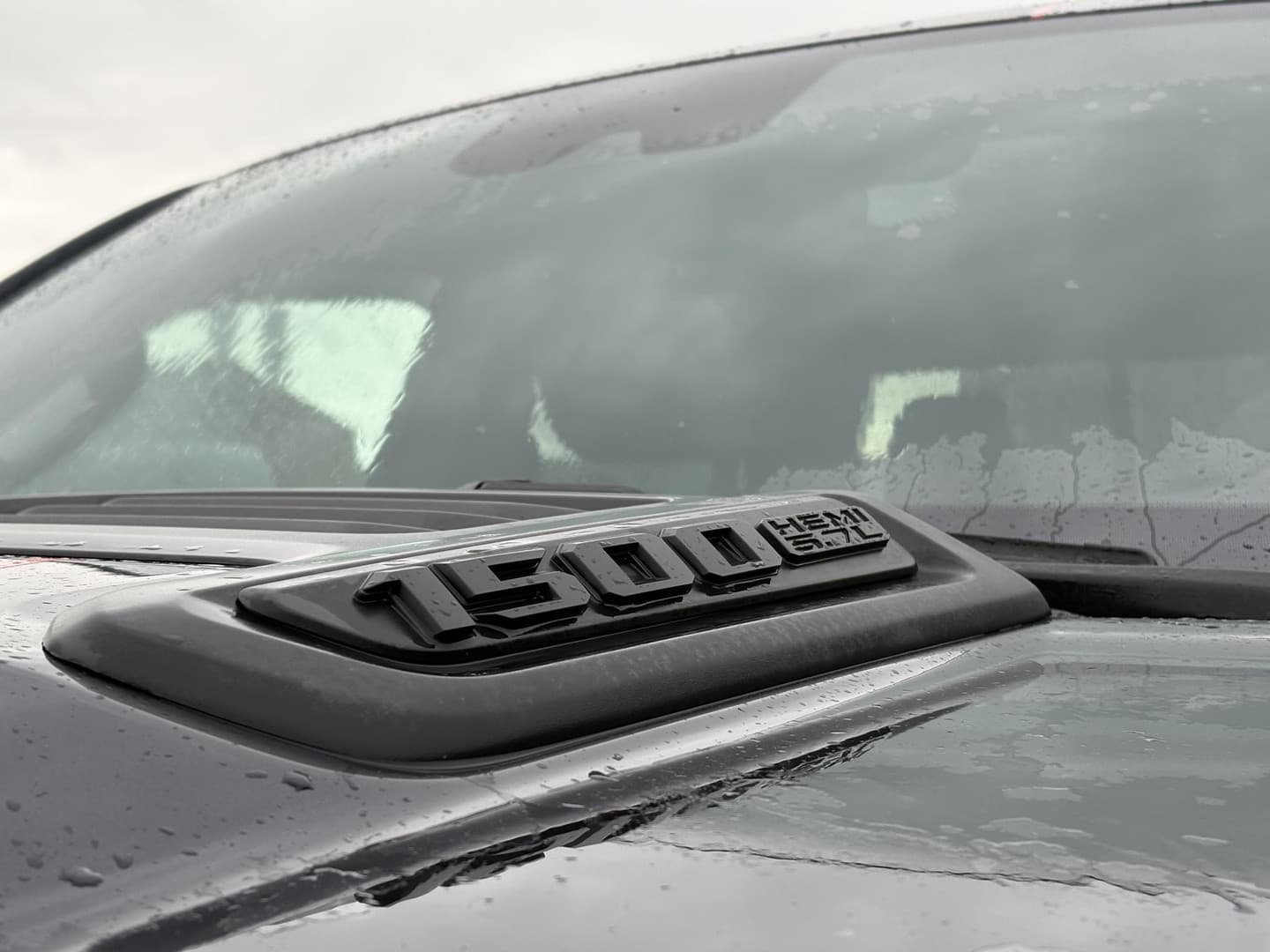 Dodge Ram 1500 5.7 V8 4x4 Crew Cab 5'7 Limited thumbnail 3