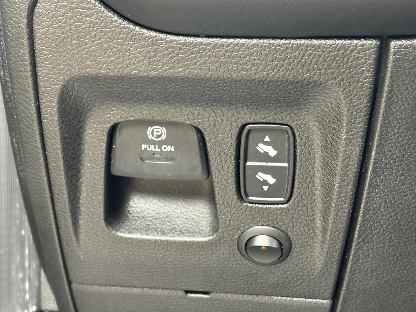 Dodge Ram 1500 5.7 V8 4x4 Crew Cab 5'7 Limited thumbnail 45