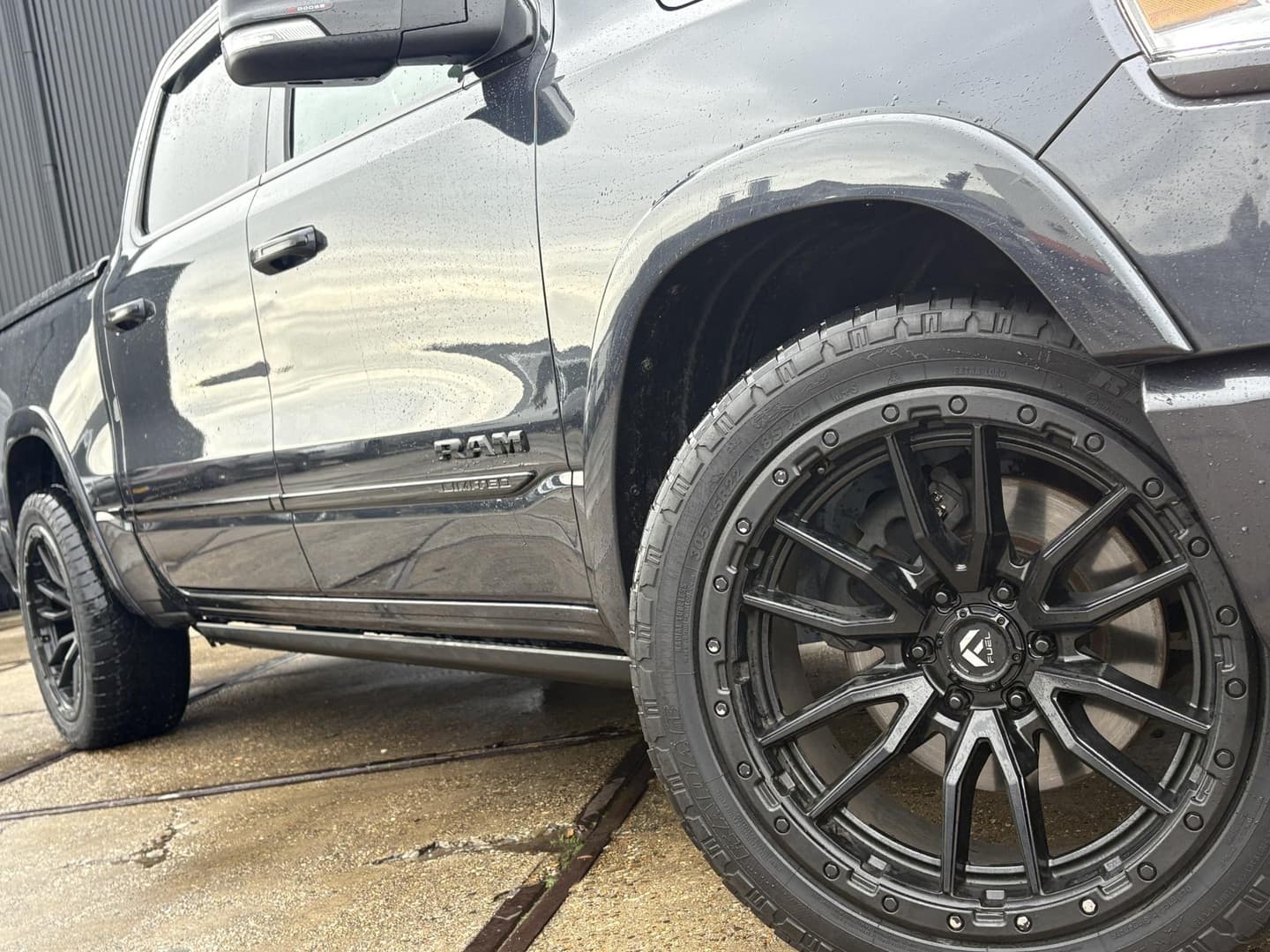 Dodge Ram 1500 5.7 V8 4x4 Crew Cab 5'7 Limited thumbnail 8
