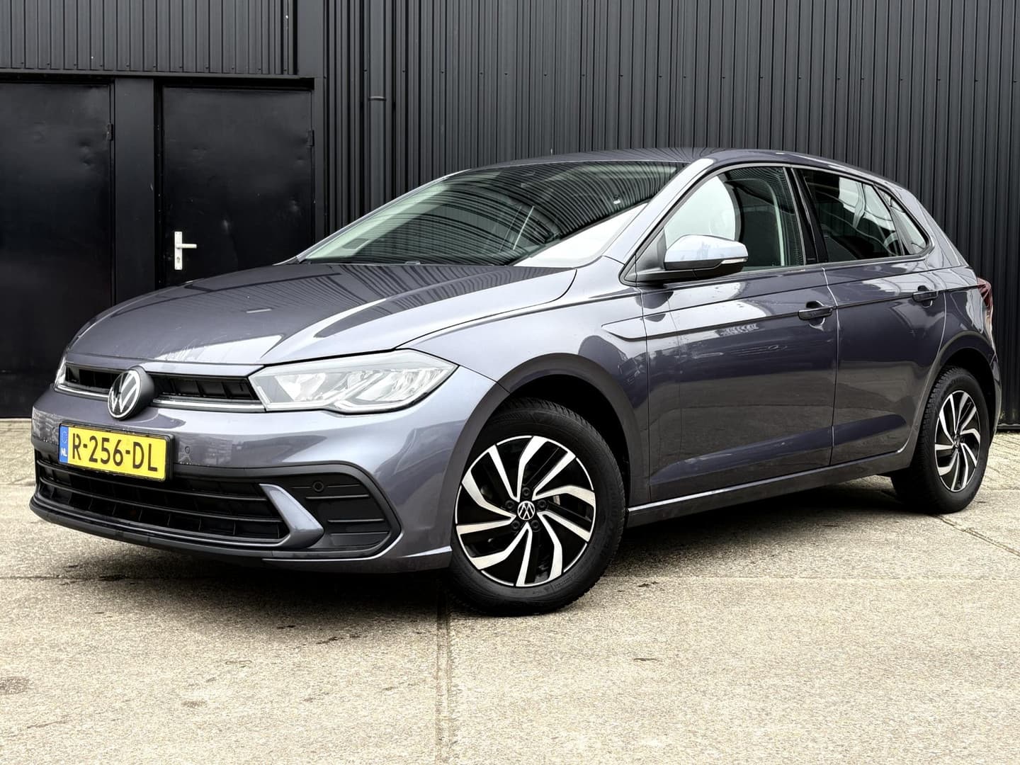 Volkswagen Polo 1.0 TSI Life Business thumbnail 2