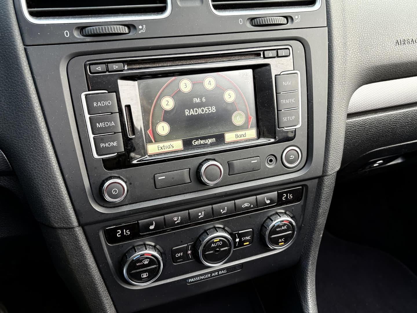 Volkswagen Golf Cabriolet 2.0 TDI DSG thumbnail 13