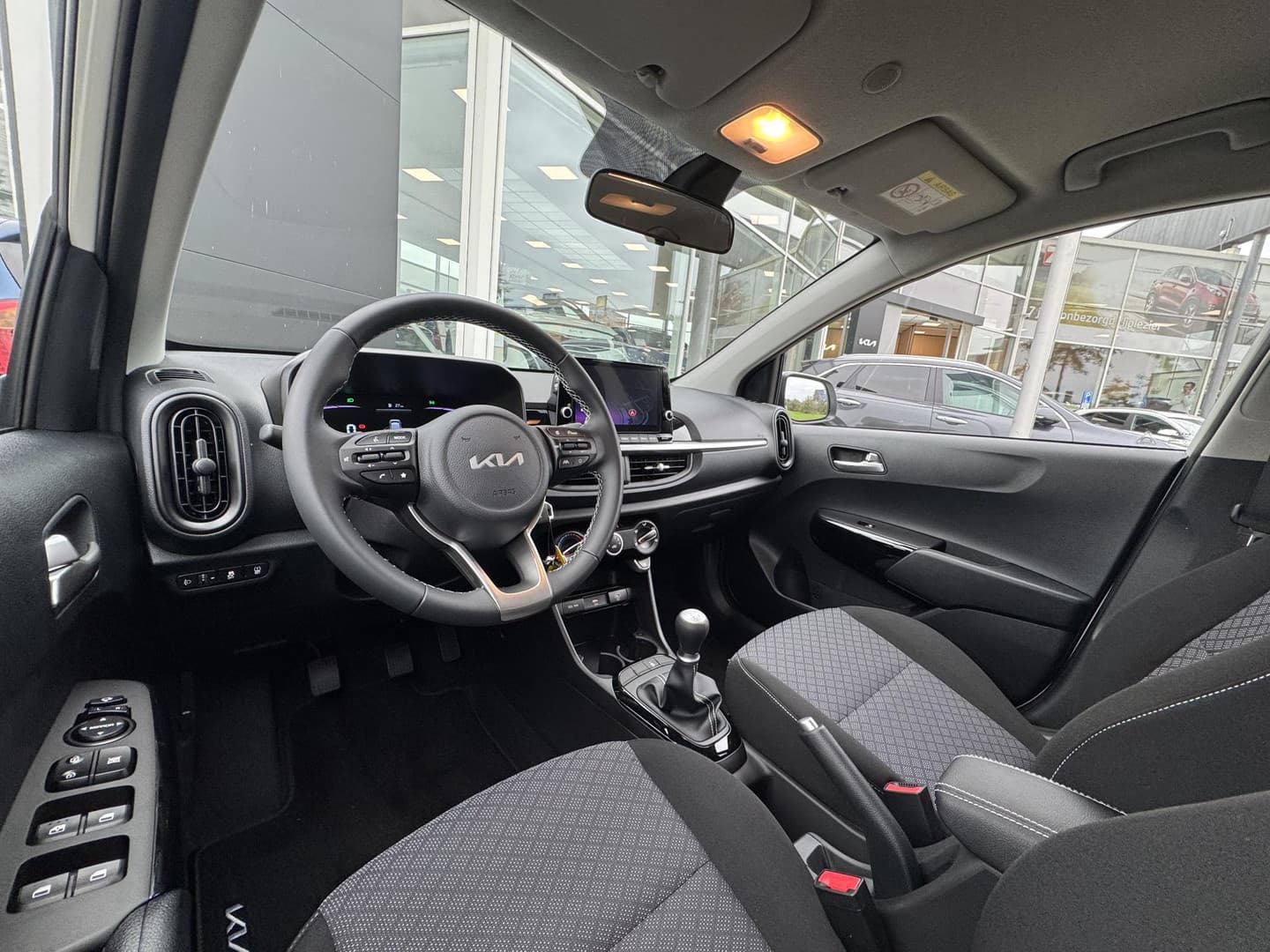 Kia Picanto thumbnail 11