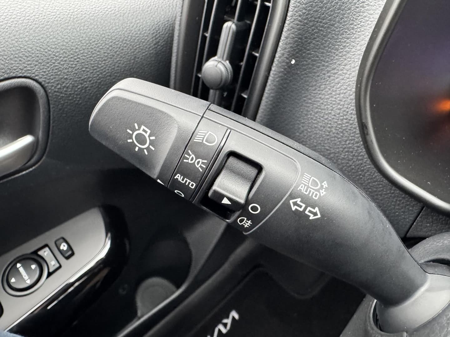 Kia Picanto thumbnail 18