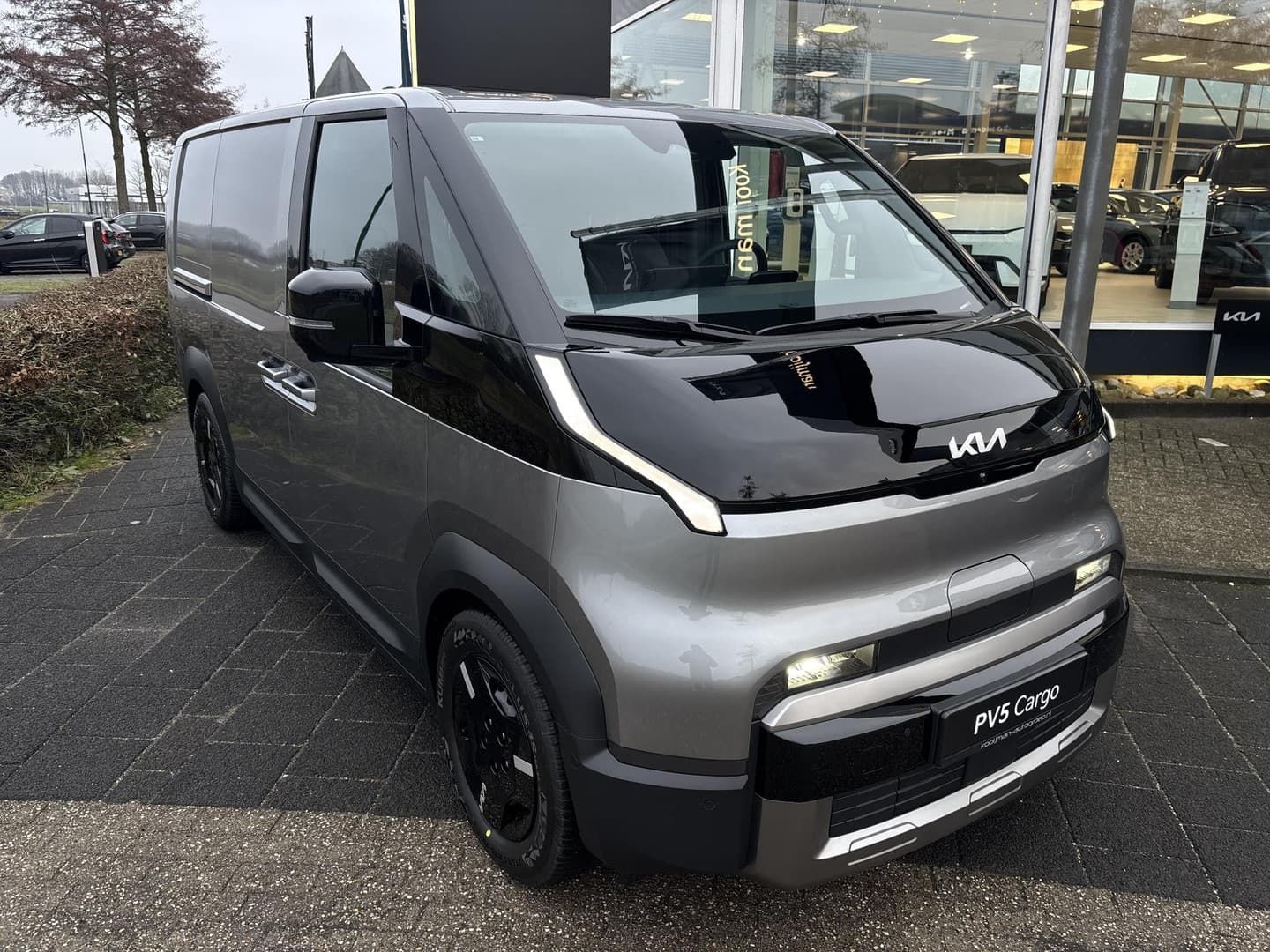 Kia Pv5 thumbnail 3