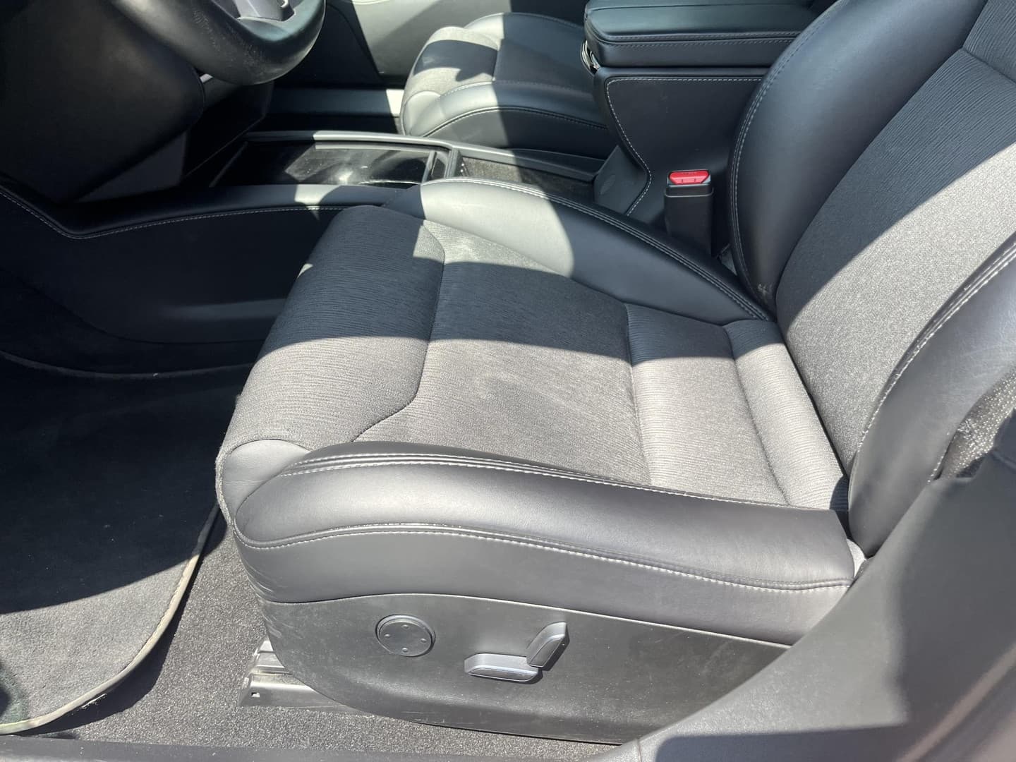 Tesla Model-s thumbnail 10