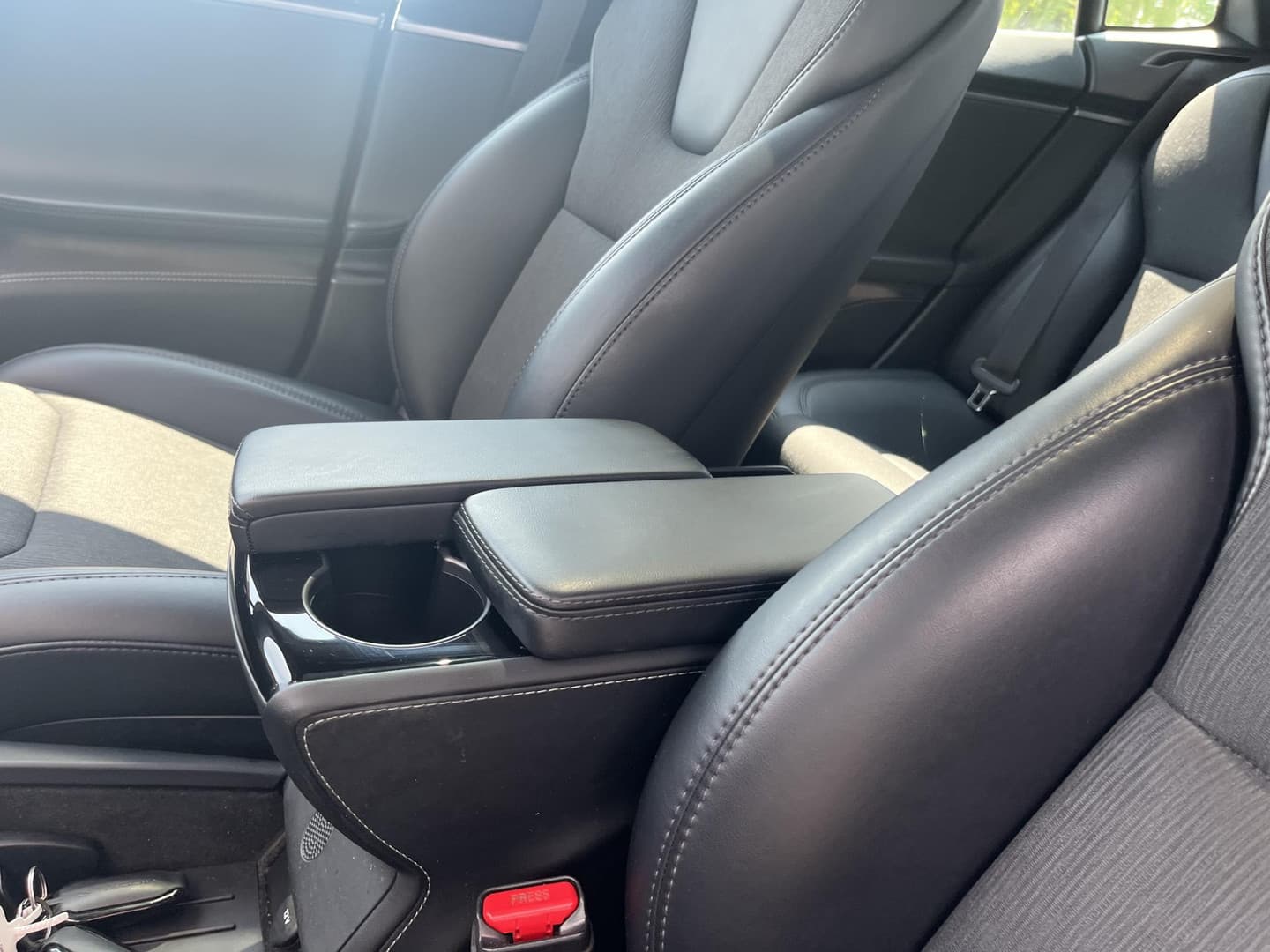 Tesla Model-s thumbnail 18