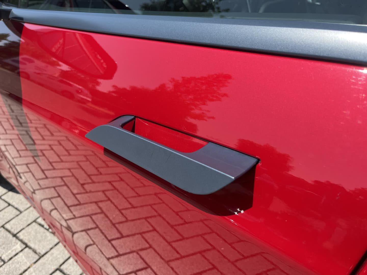 Tesla Model-s thumbnail 5