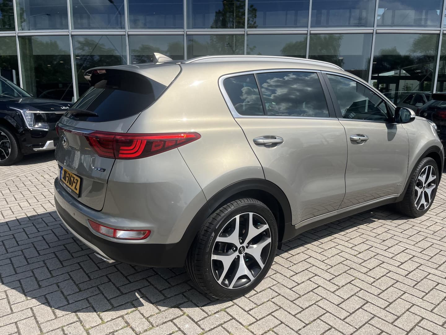 Kia Sportage thumbnail 2