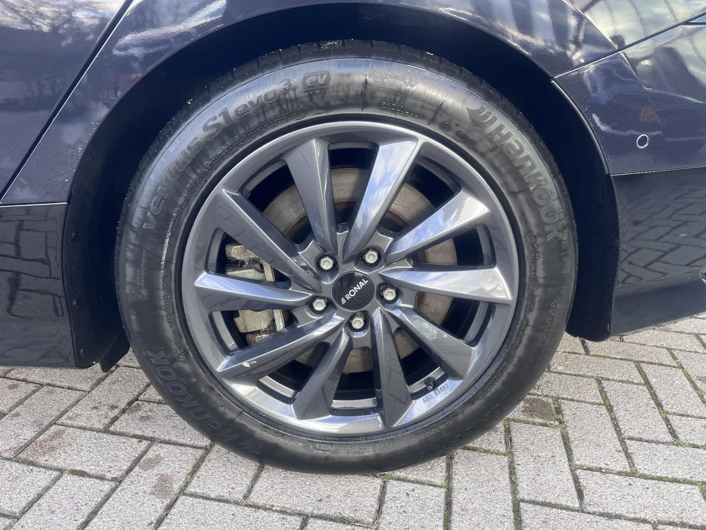 Hyundai Ioniq-6 thumbnail 5