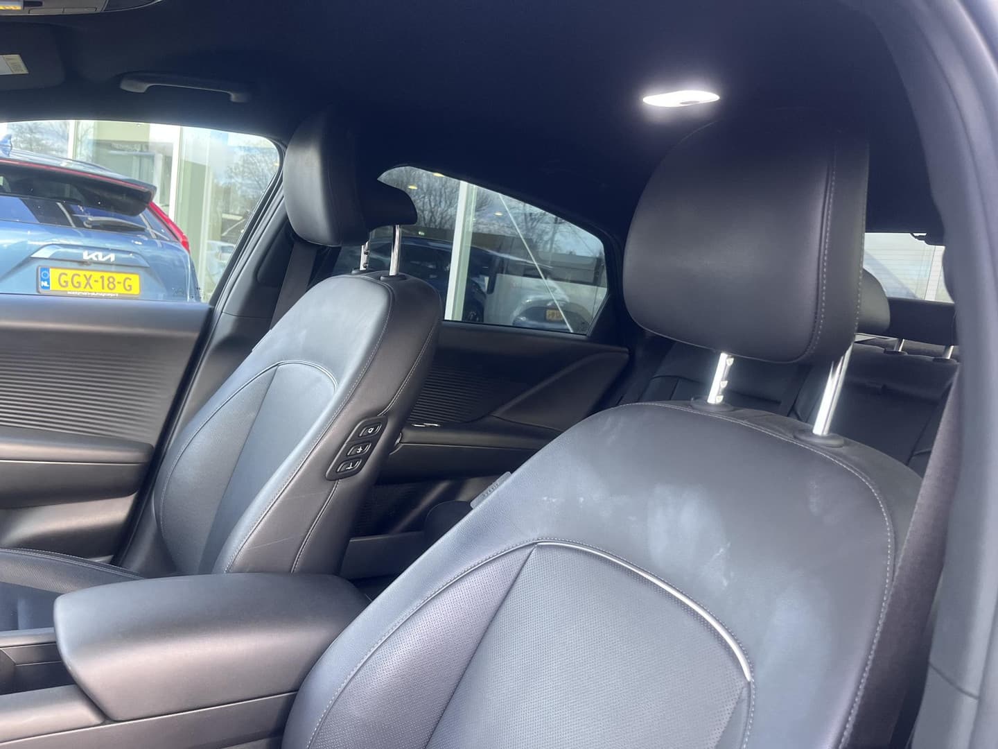 Hyundai Ioniq-6 thumbnail 9