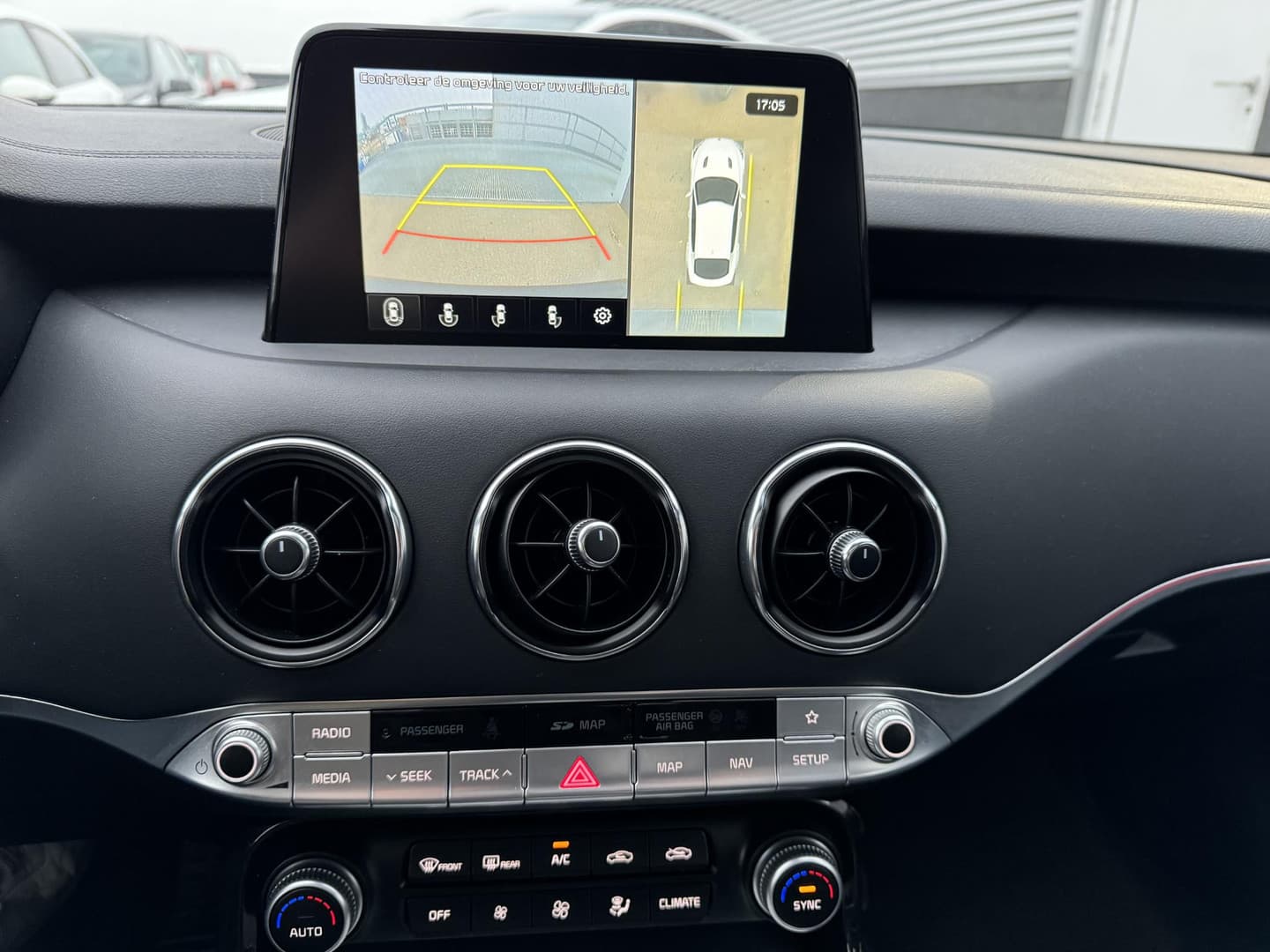 Kia Stinger thumbnail 22