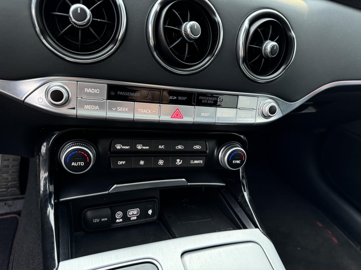 Kia Stinger thumbnail 23