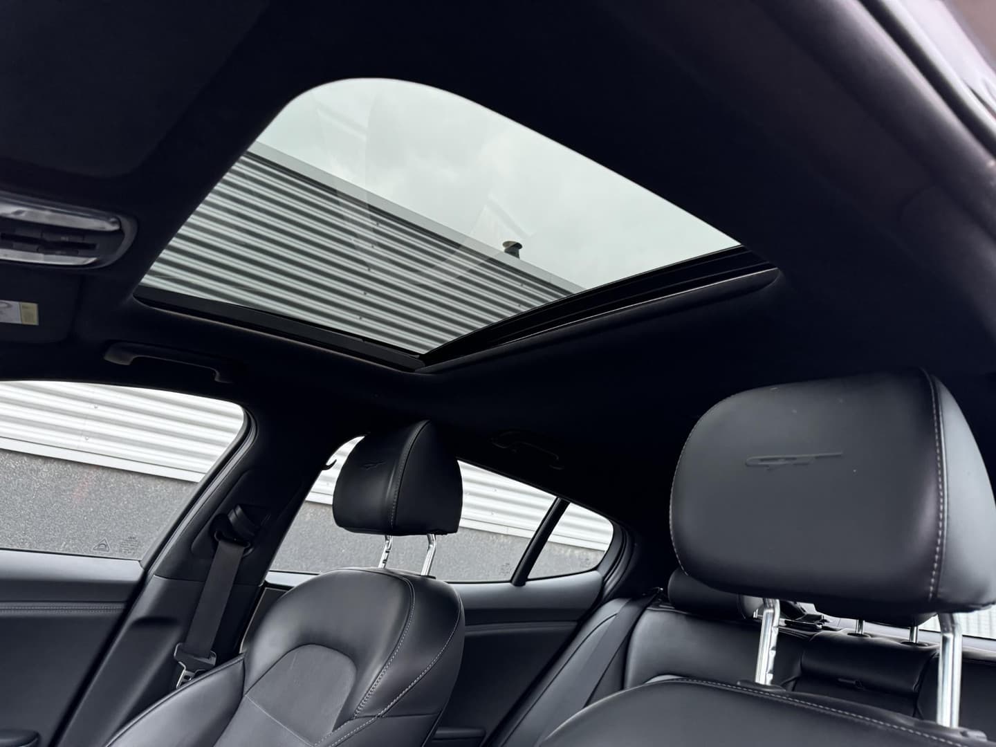 Kia Stinger thumbnail 28