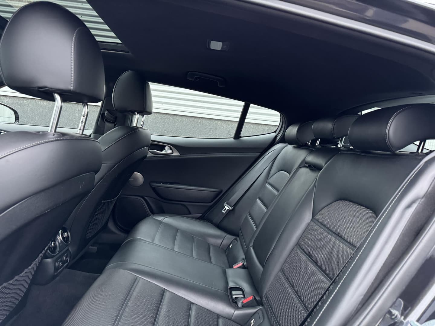 Kia Stinger thumbnail 29