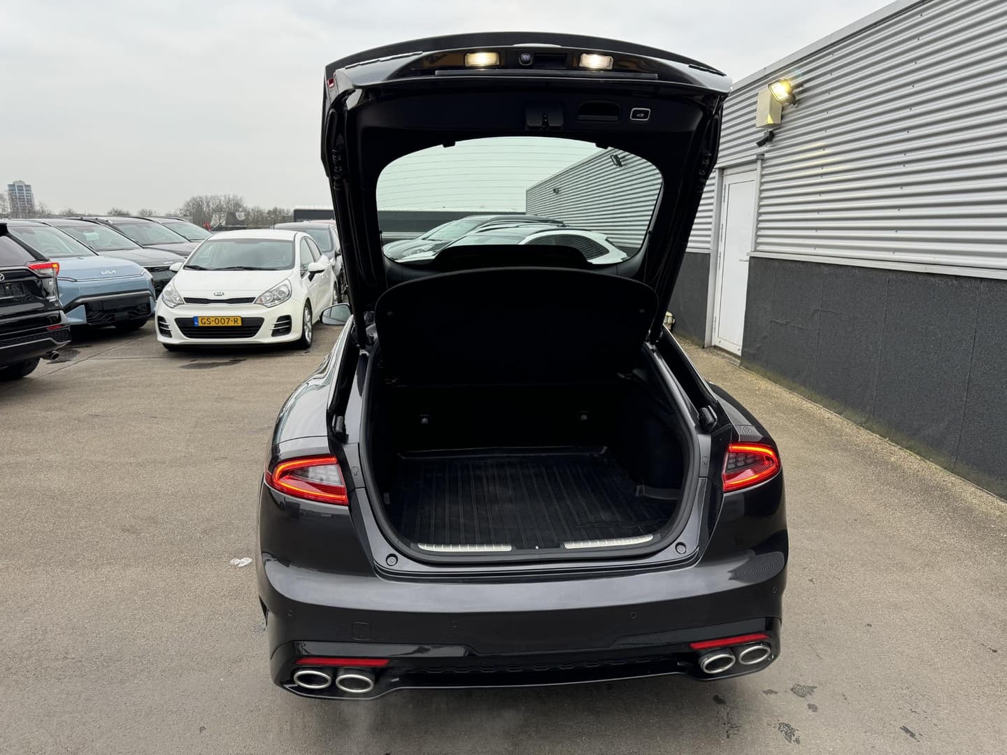 Kia Stinger thumbnail 31