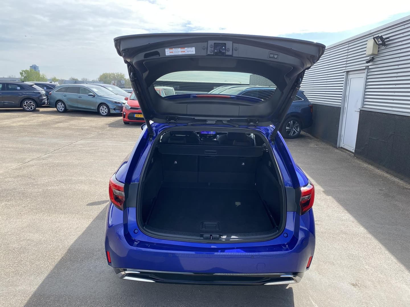 Toyota Corolla-touring-sports thumbnail 14