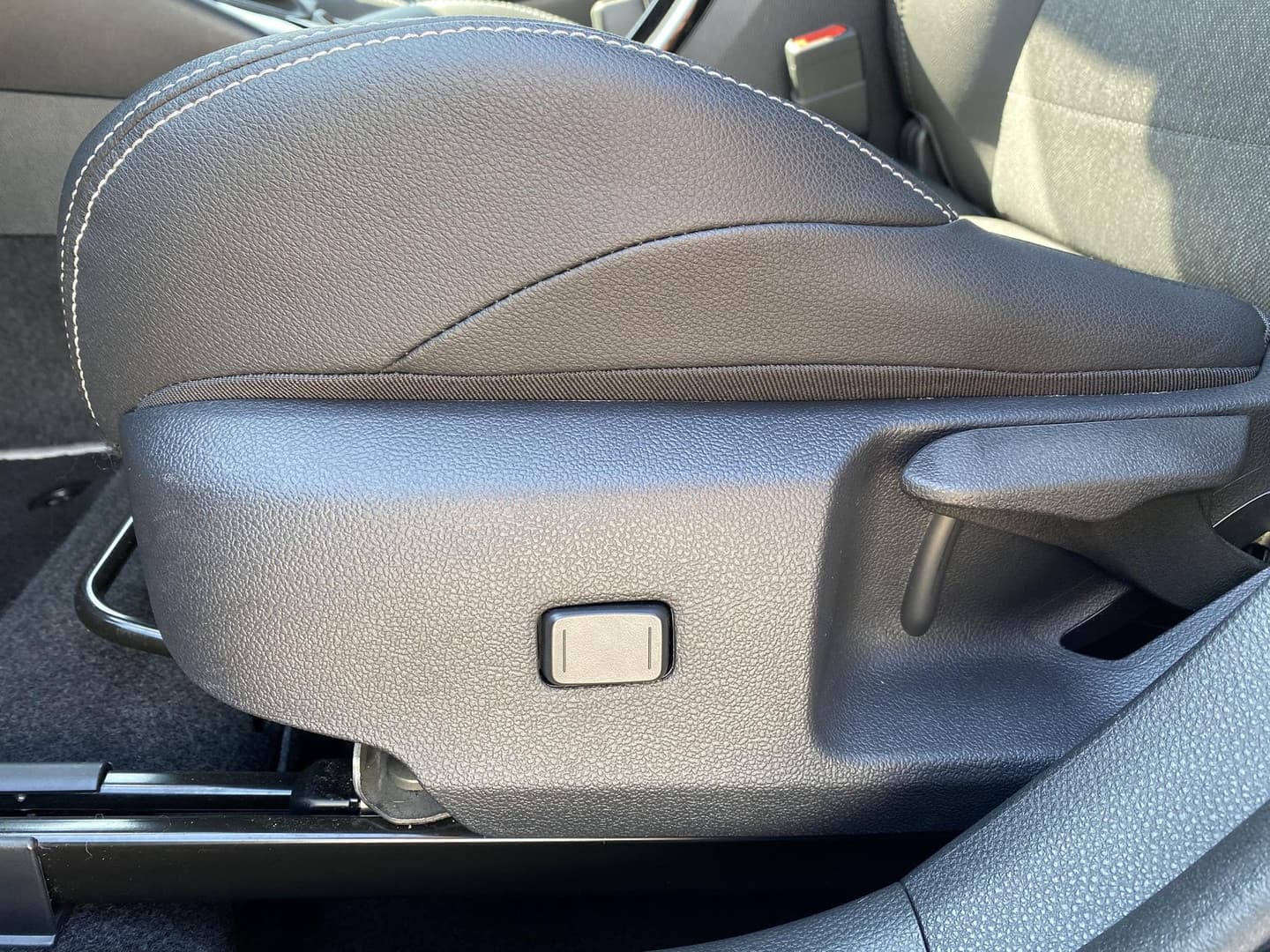 Toyota Corolla-touring-sports thumbnail 25