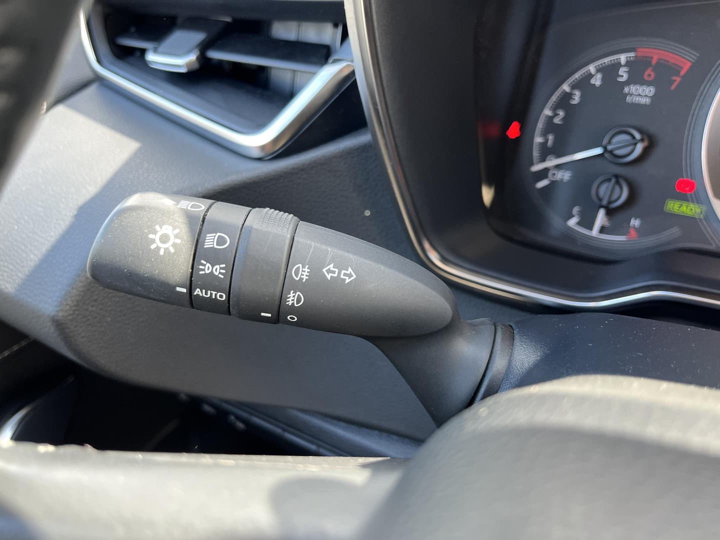 Toyota Corolla-touring-sports thumbnail 24