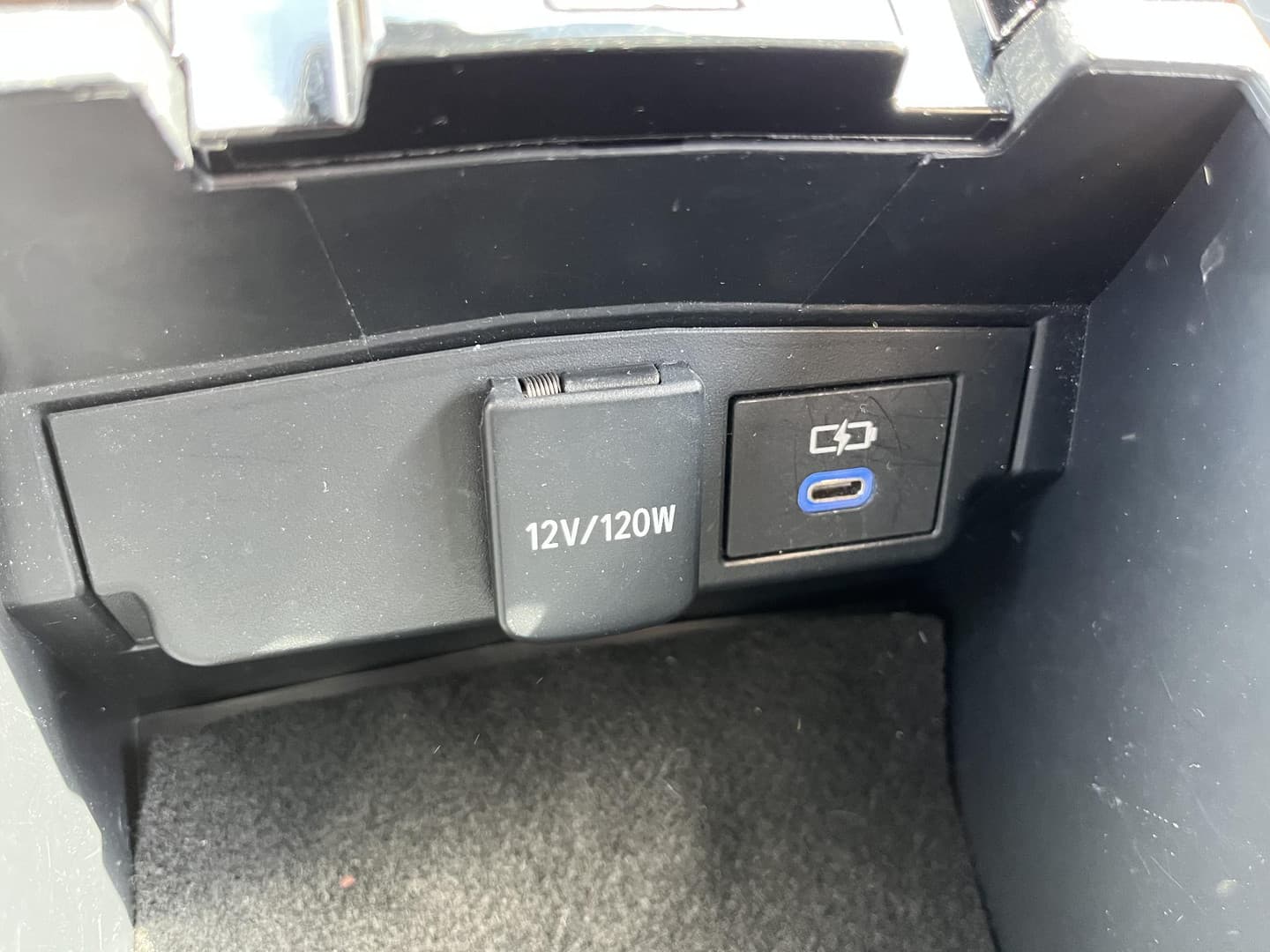 Toyota Corolla-touring-sports thumbnail 30