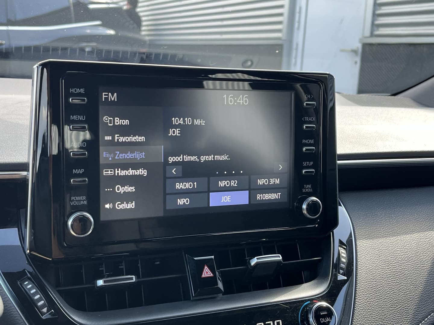 Toyota Corolla-touring-sports thumbnail 37