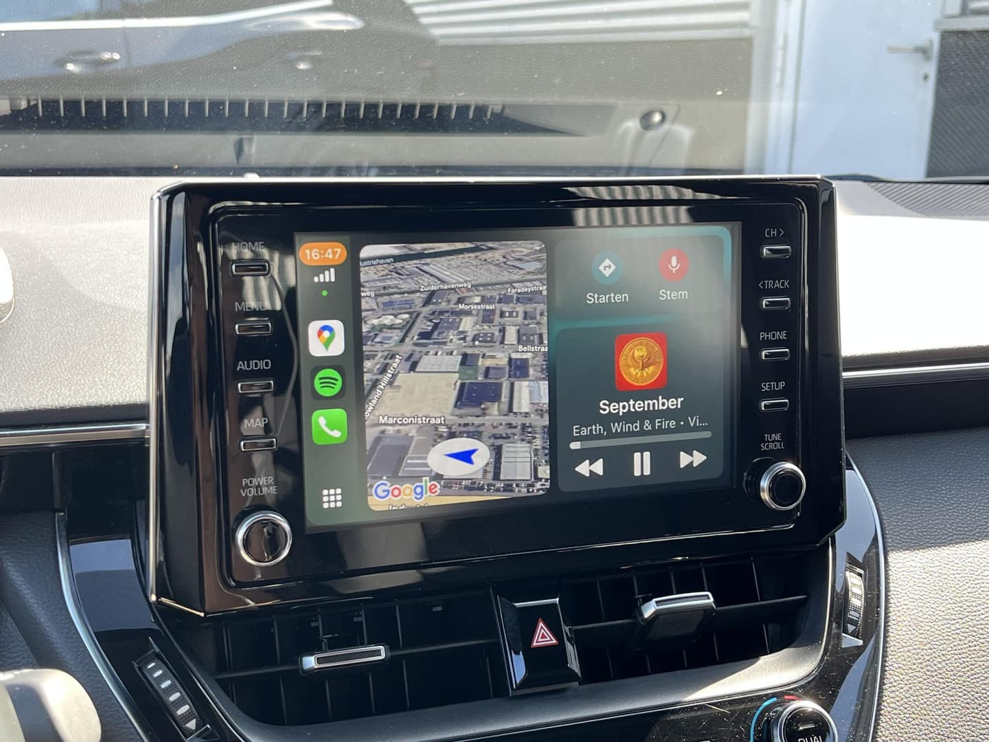 Toyota Corolla-touring-sports thumbnail 38